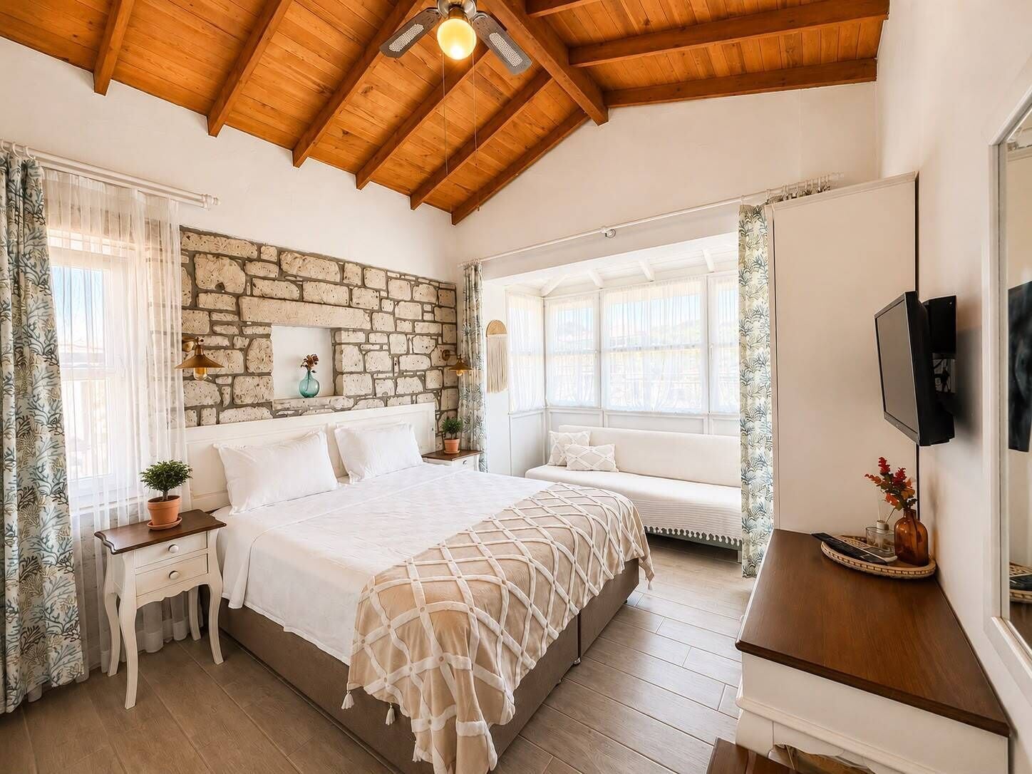 Superior Double or Twin Room, Garden View | Hypo-allergenic bedding available, minibar, in-room safe