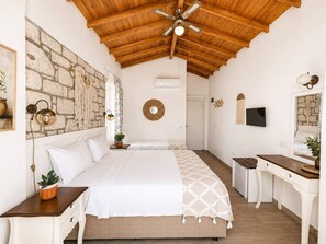 Superior Triple Room, Balcony, Pool View | Hypo-allergenic bedding available, minibar, in-room safe - Alacati Fora Bella (Cesme)