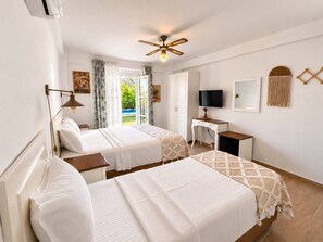 Standard Triple Room, Balcony, Pool View - Alacati Fora Bella (Cesme)