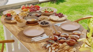 فطور كامل مجانًا يوميًا