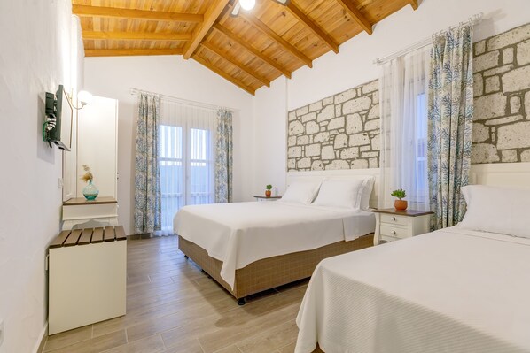 Superior Triple Room - Alacati Fora Bella (Cesme)