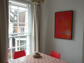 Comfort Apartment, Private Bathroom | Interior