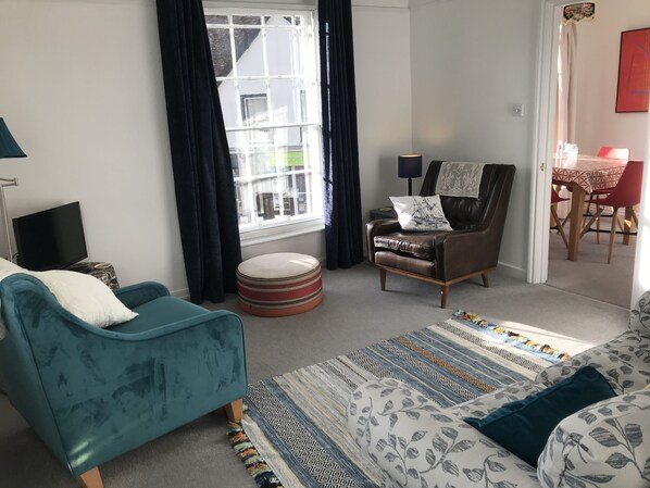 Lounge - House on the Hill (Woodbridge)
