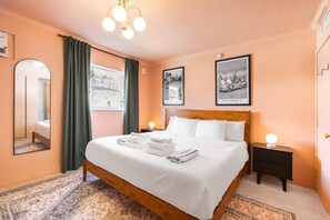 1 bedroom, desk, iron/ironing board, WiFi