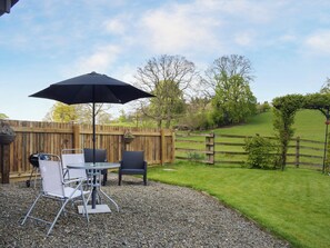 Outdoor dining - 1 bedroom accommodation in Kingsland (Kingsland)