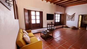 Master Suite | Cofres nos quartos, individualmente decorados