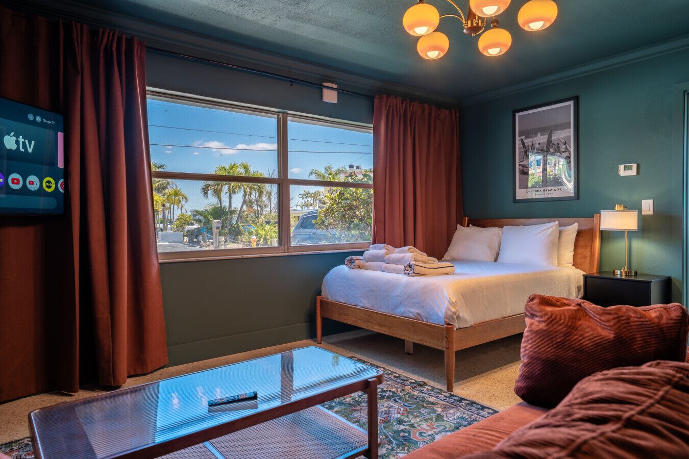 1 makuuhuone, työpöytä, silitysrauta/-lauta, Wi-Fi