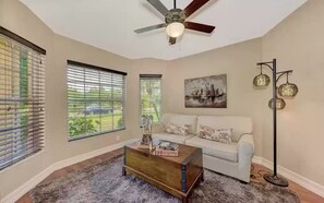 Smart TV, books, computer monitors, printers - Large home with private heated pool, mins from golf, beaches, and restaurants. (North Port)