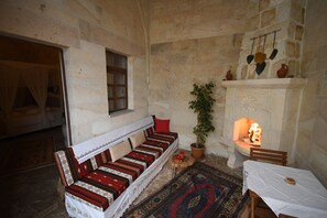 Balayi Odasi - Jakuzili | Living area - Lavinia Cappadocia (Ürgüp)