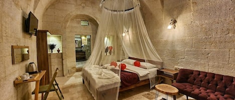 Jakuzili Mor Romantik Oda | Rideaux dâobscurcissement, lit de bĂ©bĂ© portatif, accĂšs au Wi-Fi (inclus)