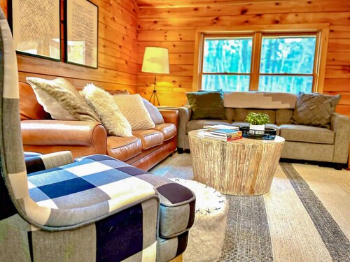 Family&Pet Friendly*SLOPE SIDE*Fireplace*Stylish