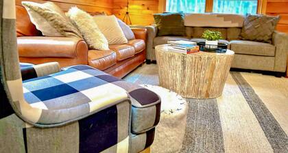 Family&Pet Friendly*SLOPE SIDE*Fireplace*Stylish