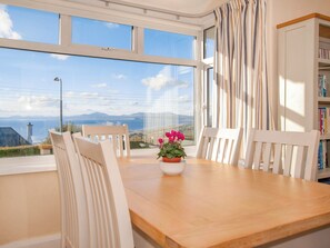 Dining - 2 bedroom accommodation in Harlech (Harlech)