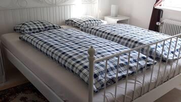 واي فاي مجانًا وملاءات أسرّة