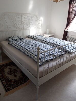 Comfort Room | Free WiFi, bed sheets - The Old Post Office (Hedenäset)