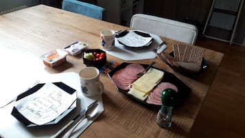 Daily local cuisine breakfast for a fee