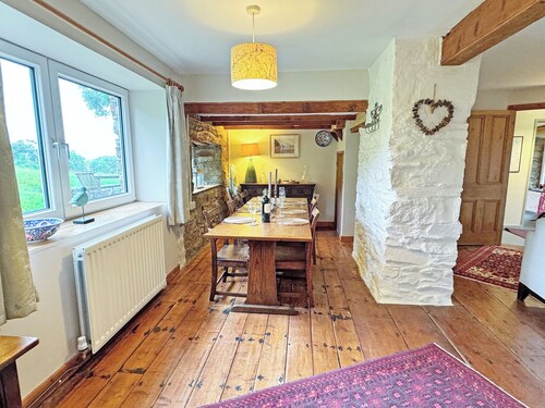 Charming Ceibwr Cove holiday cottage on the north Pembrokeshire coast.