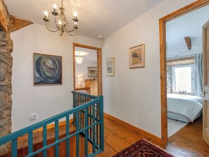 4 bedrooms, free WiFi, bed sheets