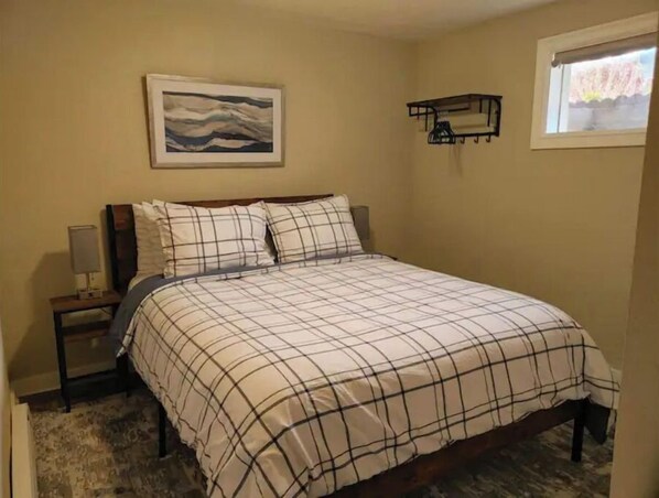 2 bedrooms, iron/ironing board, travel crib, free WiFi