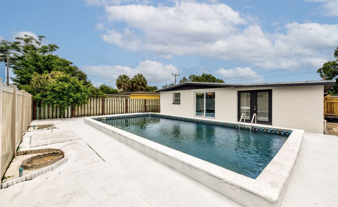 Beautiful 3 bedroom residential home with pool
