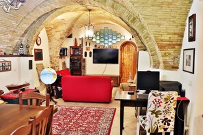 House | Desk, WiFi, bed sheets - Vicoquarto in Lanciano (Lanciano)