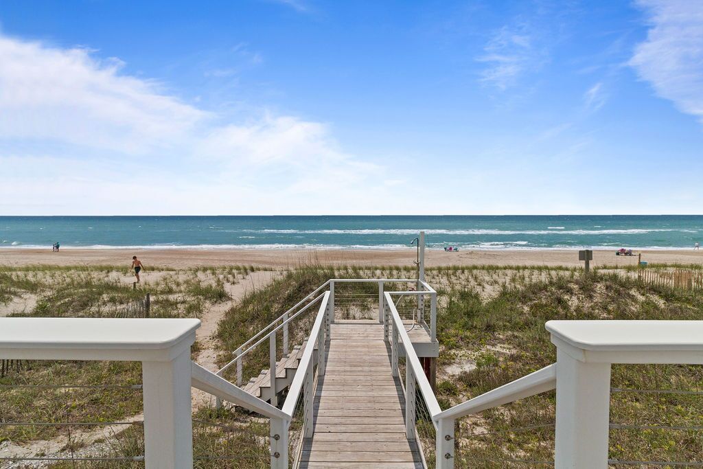 Custom Beachfront Home, Oceanfront Oasis to relax and recharge. 