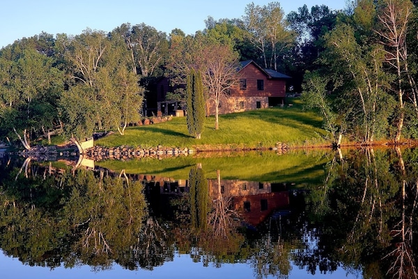 360 feet of lakeshore