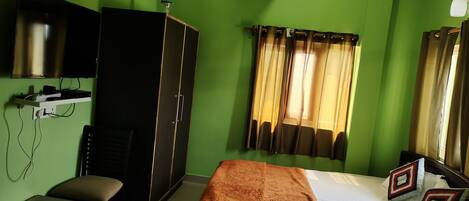 House | 1 bedroom, iron/ironing board, free WiFi, bed sheets