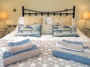 4 bedrooms, free WiFi, bed sheets