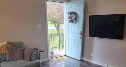 3 Bedroom Cozy Home Minutes from Tims Ford Lake, Way better than a hotel!