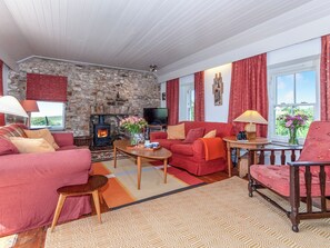 TV, fireplace - Druidston Old Farmhouse (Druidston Haven)