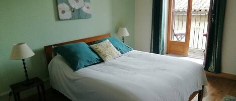 2 chambres, accĂšs au Wi-Fi (inclus), literie fournie