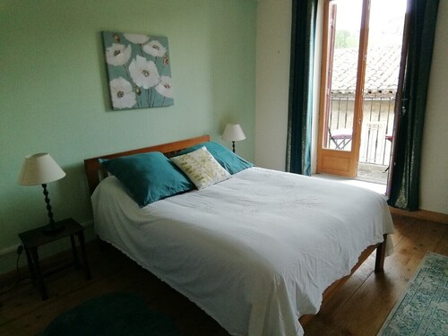 Guest room with private bathroom