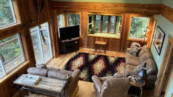 Smart TV, ping pong, books