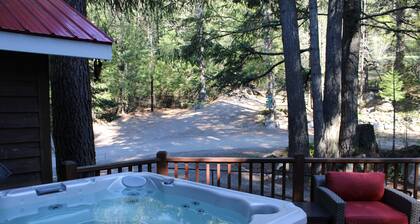 Remodeled woodland oasis for those who want it all