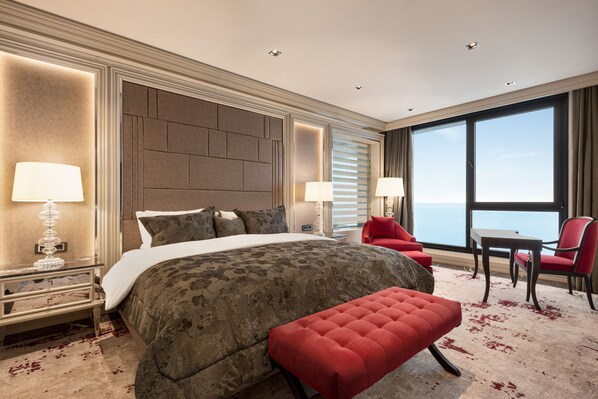 Suite Présidentielle, 1 très grand lit | Vue sur la plage/l’océan