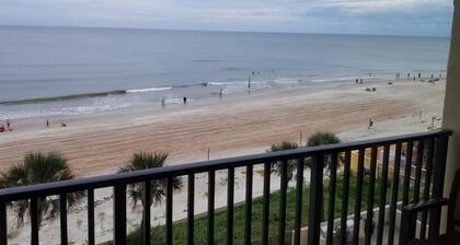Ocean-front, 4th of July, family-friendly resort getaway!