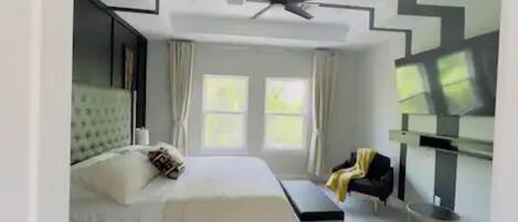 3 bedrooms, desk, iron/ironing board, travel crib