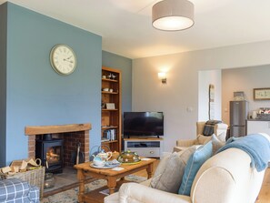 Fireplace - 1 bedroom accommodation in Richards Castle, near Ludlow (Richards Castle, near Ludlow)