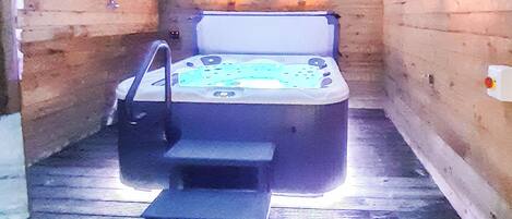 Bain à remous extérieur