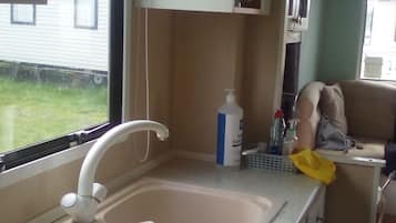 House | Private kitchen | Fridge, microwave, oven, stovetop