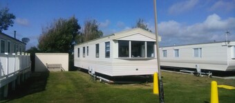 วิวแม่น้ำ รถบ้านที่เป็นมิตรกับสุนัข 3 ห้องนอน