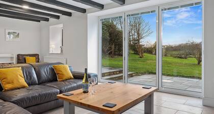 5 bedroom accommodation in Llangrannog