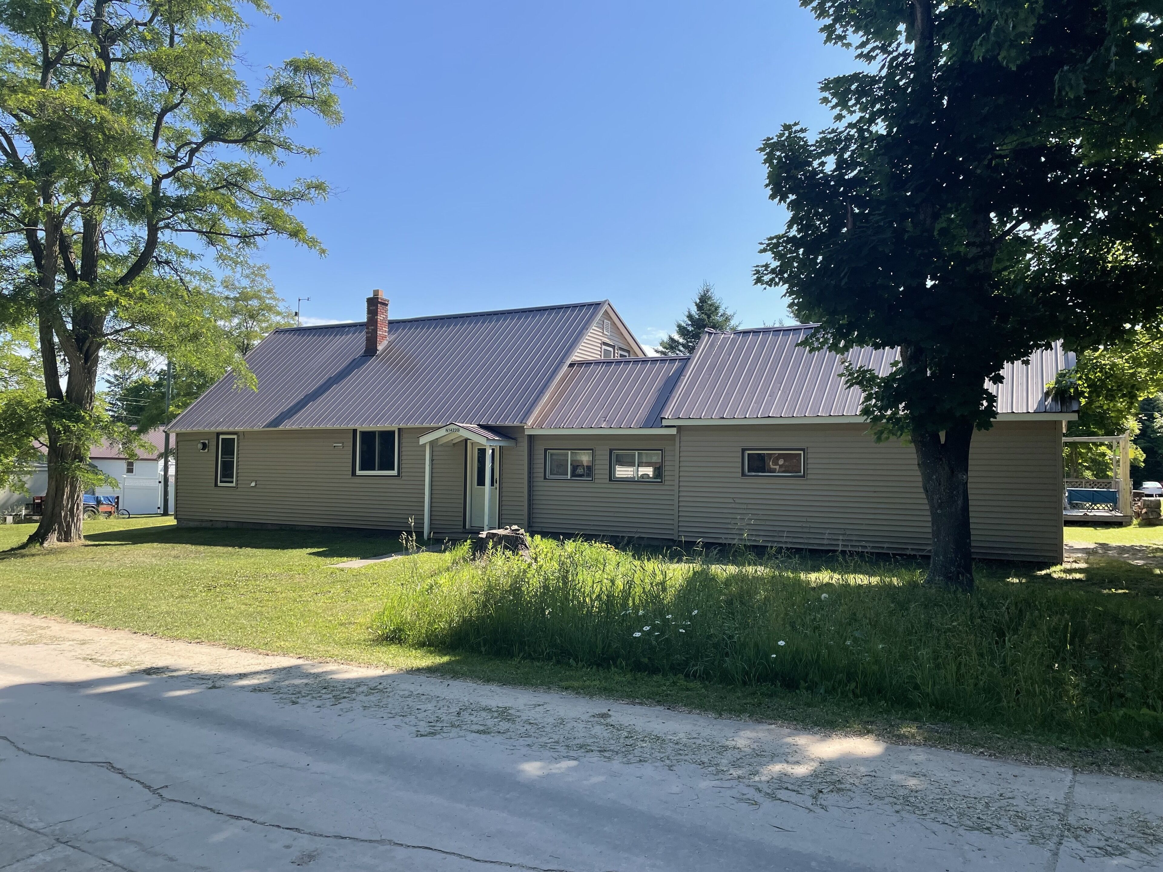 Harbor House Beautiful 4 bedroom house, minutes from beach/lake and cute town! 