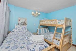 2 bedrooms, iron/ironing board, free WiFi, bed sheets - Waterfront *Extended Stay Discount* Pet Friendly (Myrtle Beach)