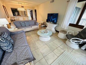 TV - Waterfront *Extended Stay Discount* Pet Friendly (Myrtle Beach)