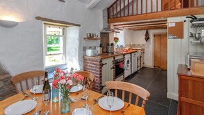 Dining - Ffynnonddewi Farmhouse - QC1535 (Solva, near St Davids)