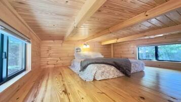 3 bedrooms, travel crib, free WiFi, bed sheets