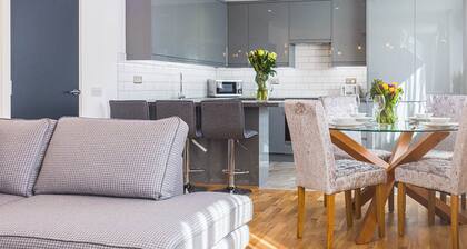 Garden Views - UKC5414