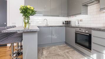 High chair, cookware/dishes/utensils